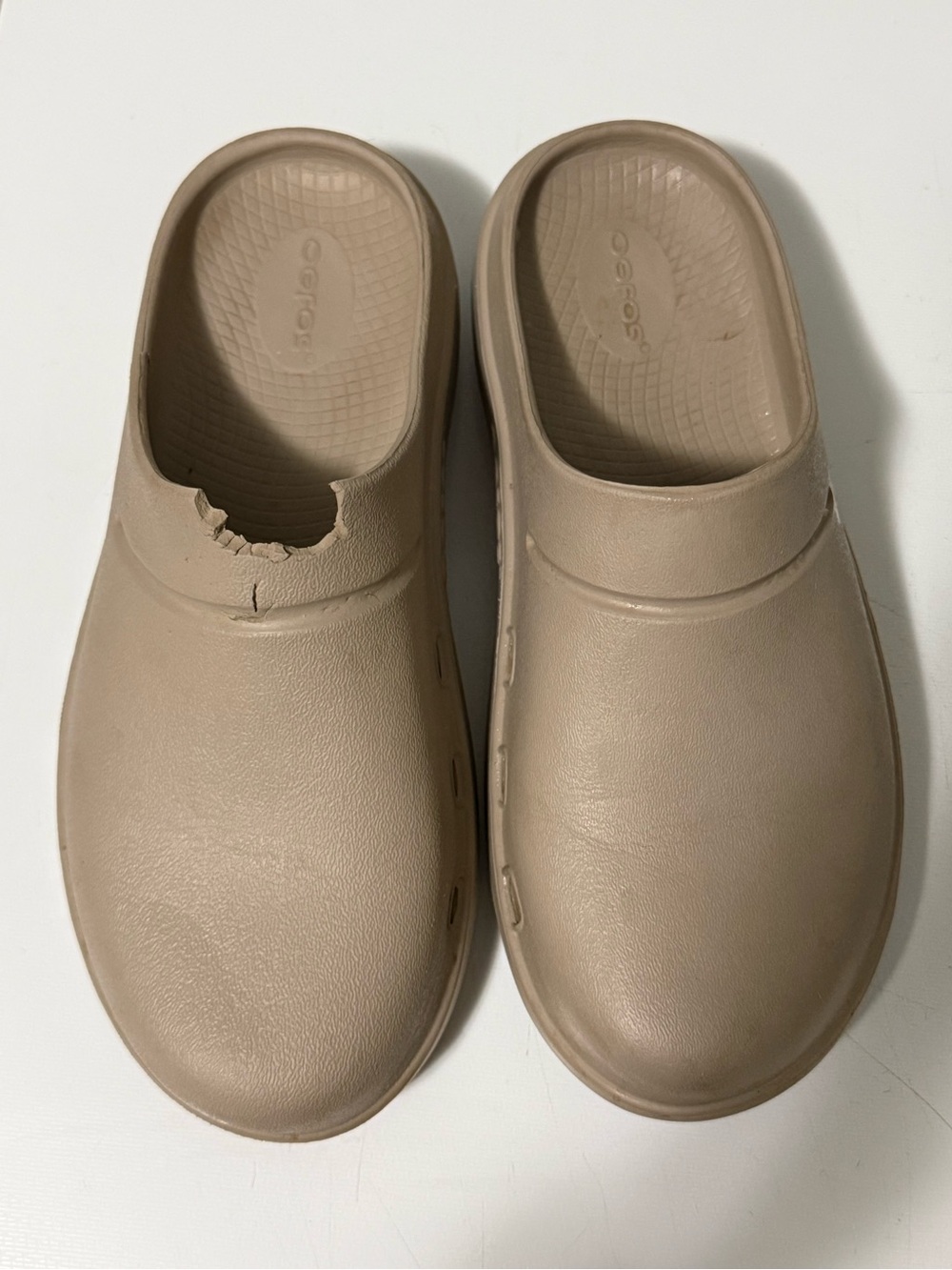 OOFOS Women’s Slip-On Nomad Clog in Taupe Size 9